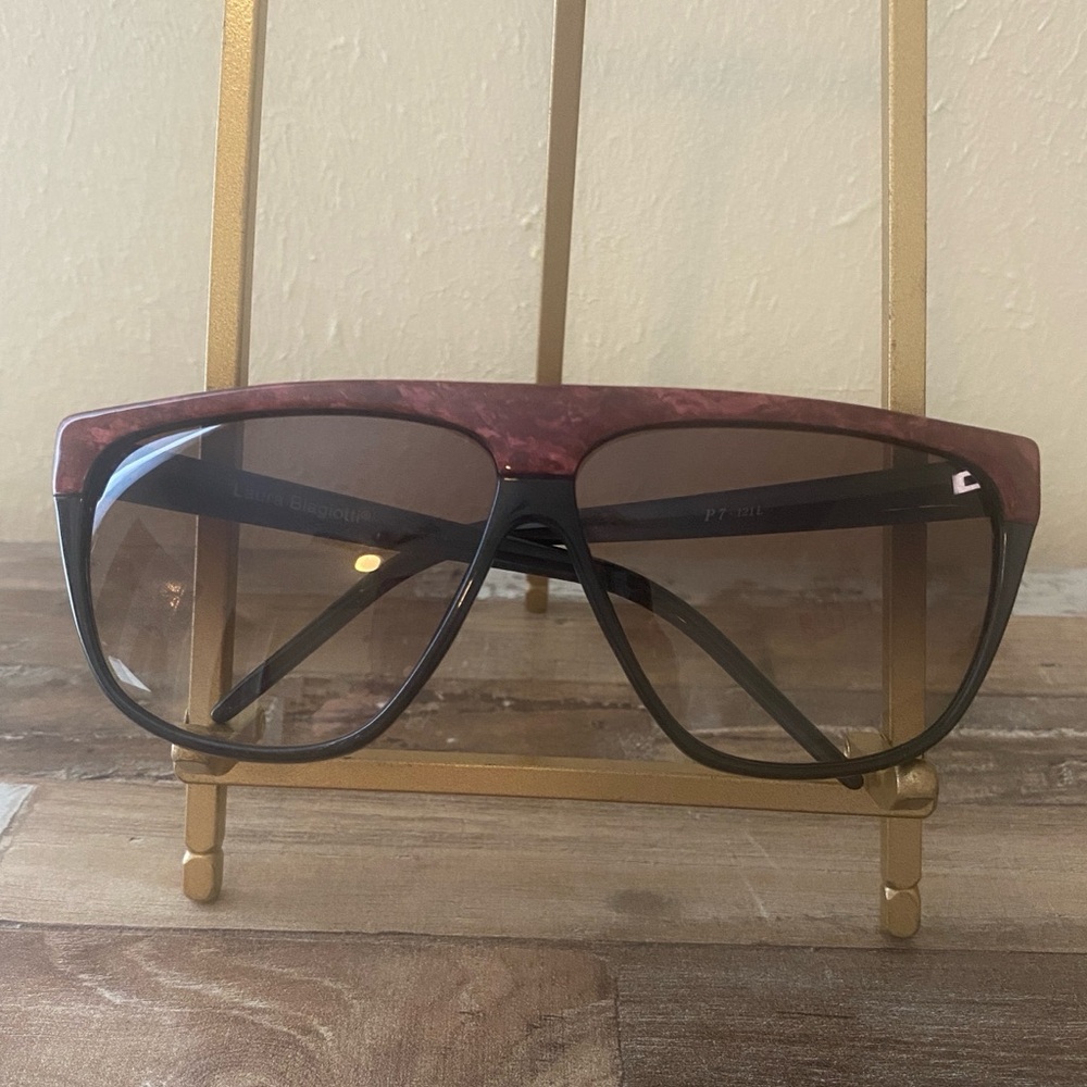 Laura Biagiotti Stylish Brown Sunglasses